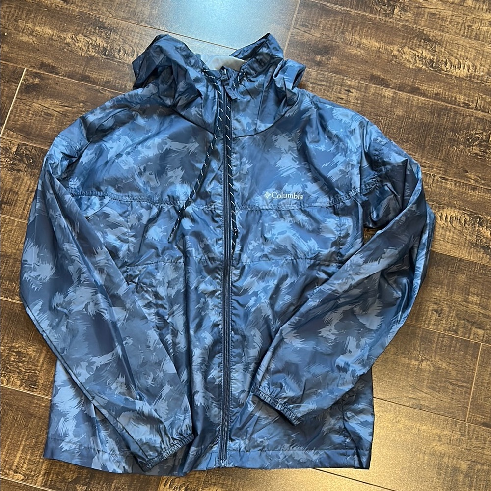 Columbia Women’s Camouflage Blue Raincoat